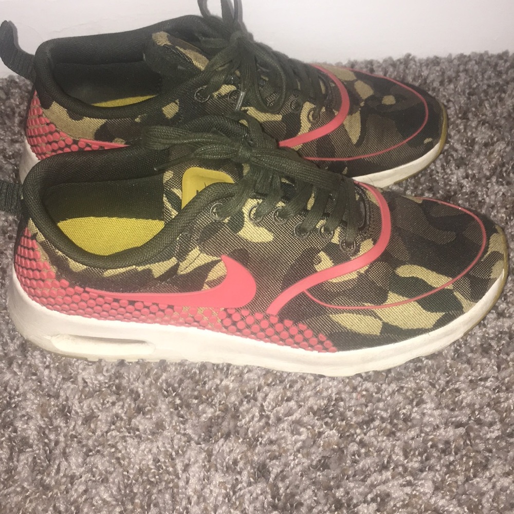 Women's Nike sneakers